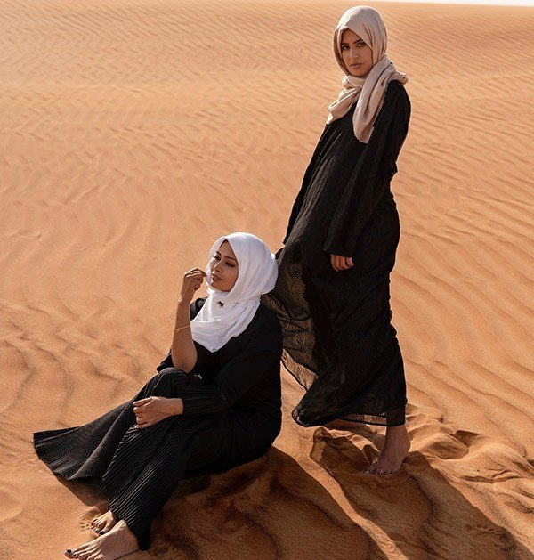 women-wearing-hijab-desert