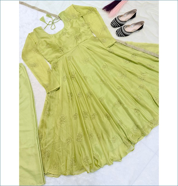 Royal Aurelia Tabby Organza Anarkali Ensemble3